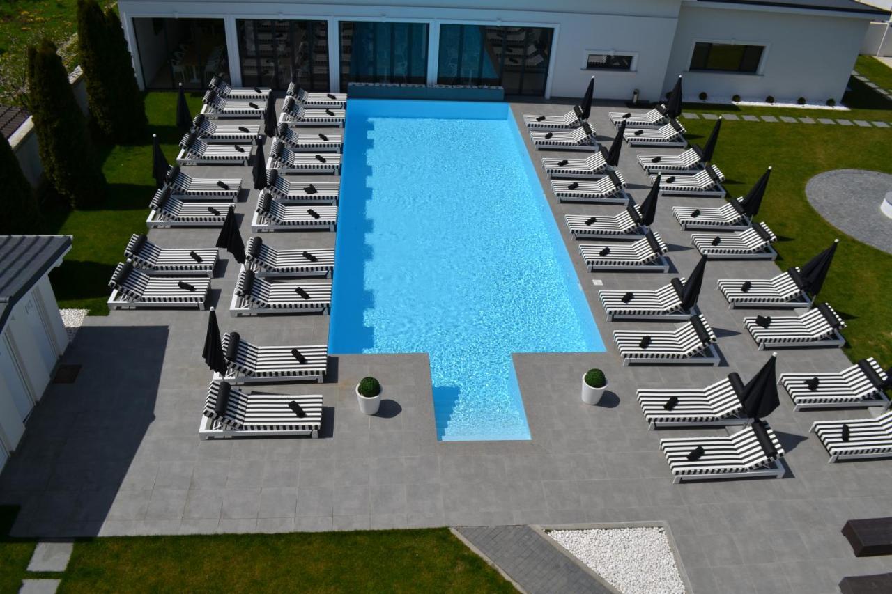 Hotel Krystal Boutique Mansion Hunedoara Exterior foto