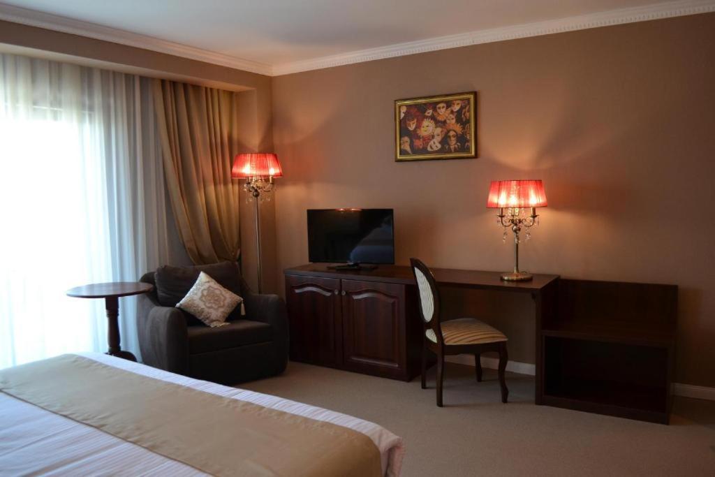 Hotel Krystal Boutique Mansion Hunedoara Exterior foto