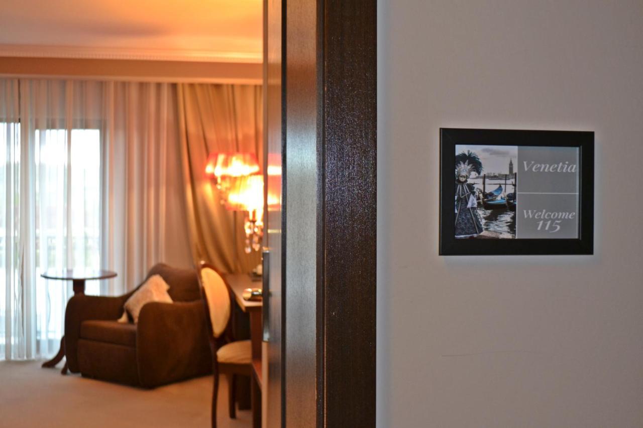 Hotel Krystal Boutique Mansion Hunedoara Exterior foto